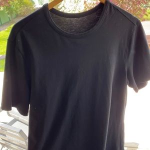 Men’s LuluLemon tee